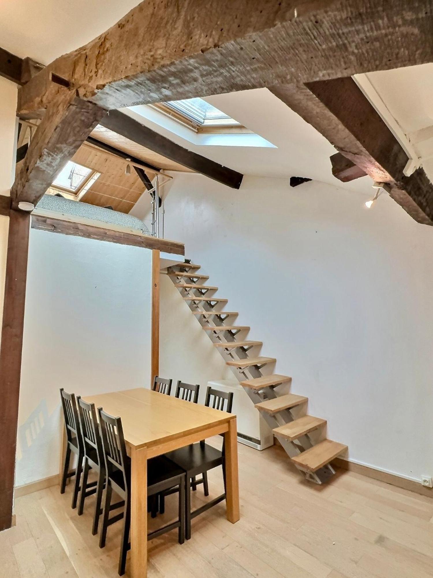Wonderhost, Spacieux Et Atypique En Coeur De Ville Pau Luaran gambar