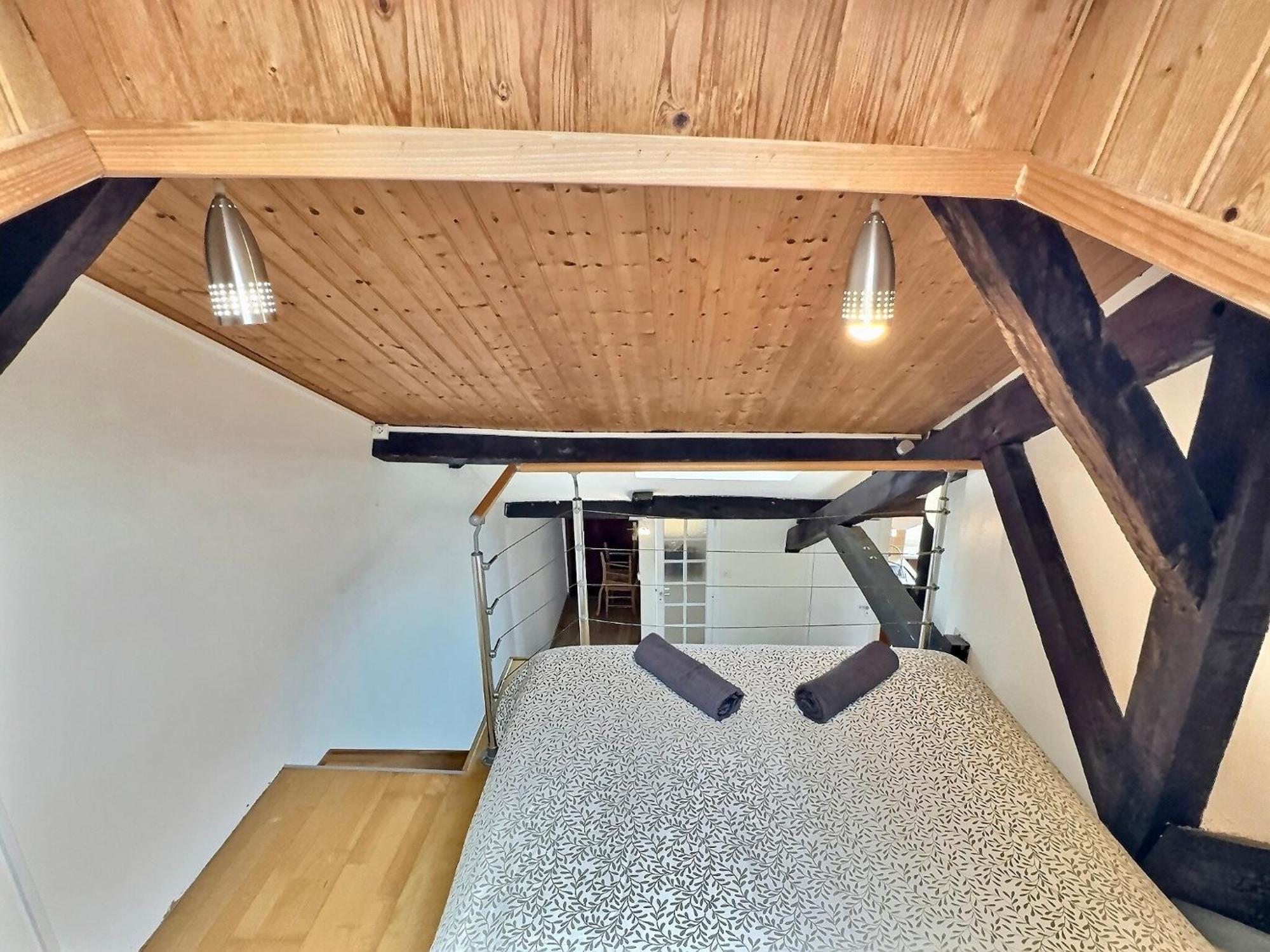 Wonderhost, Spacieux Et Atypique En Coeur De Ville Pau Luaran gambar