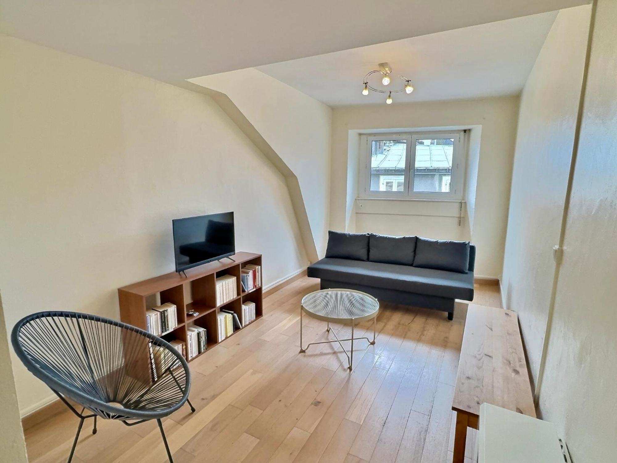 Wonderhost, Spacieux Et Atypique En Coeur De Ville Pau Luaran gambar