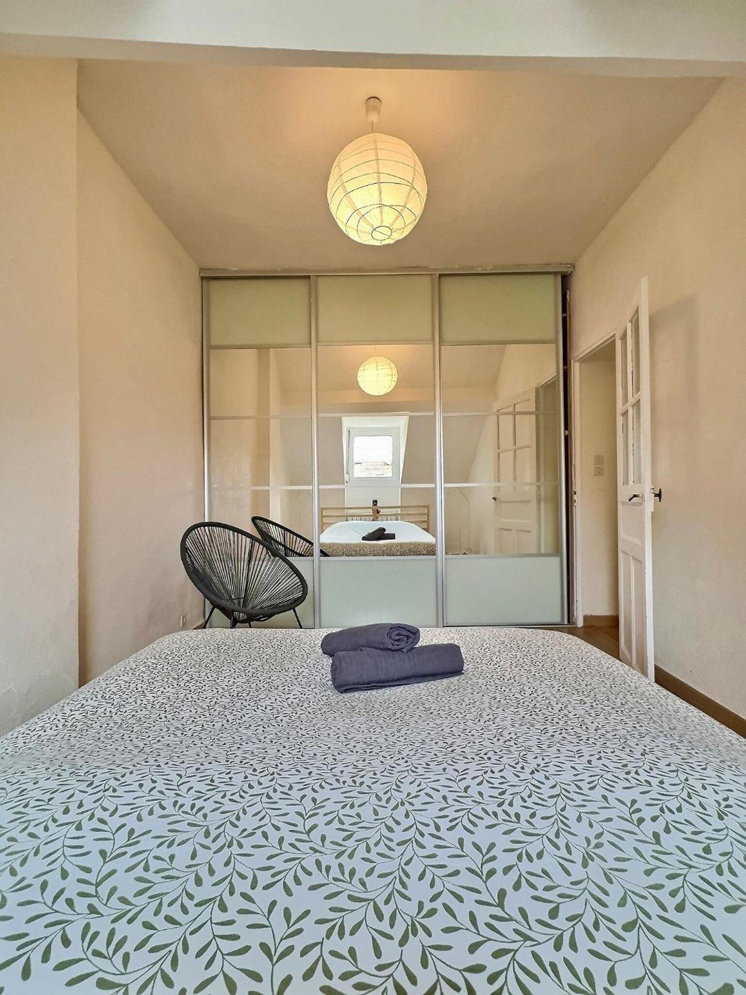 Wonderhost, Spacieux Et Atypique En Coeur De Ville Pau Luaran gambar